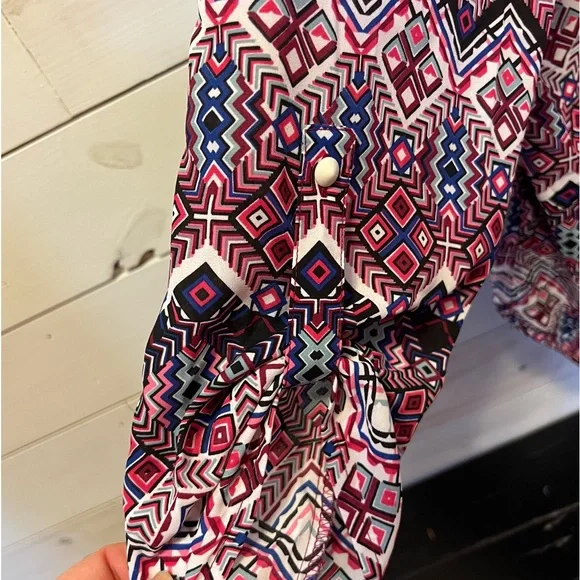 Cato Pink Red Geometrical Print Pullover Blouse V-neck 3/4 Sleeves Size XL - Picture 7 of 7